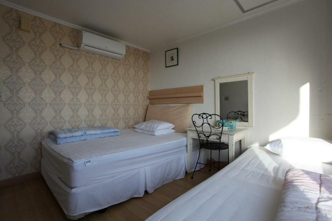 Hotel Good Inn Seogwipo Esterno foto