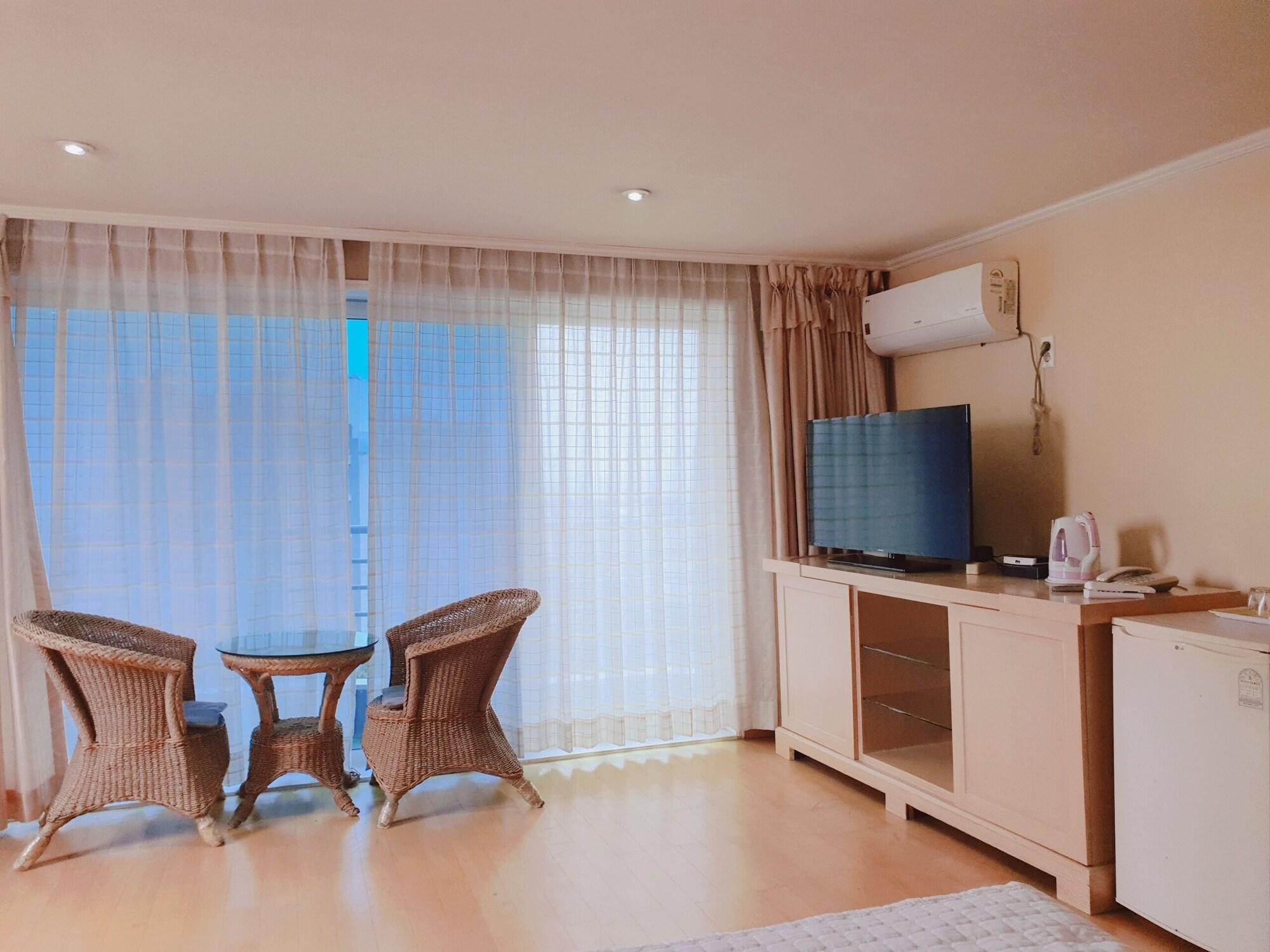 Hotel Good Inn Seogwipo Esterno foto