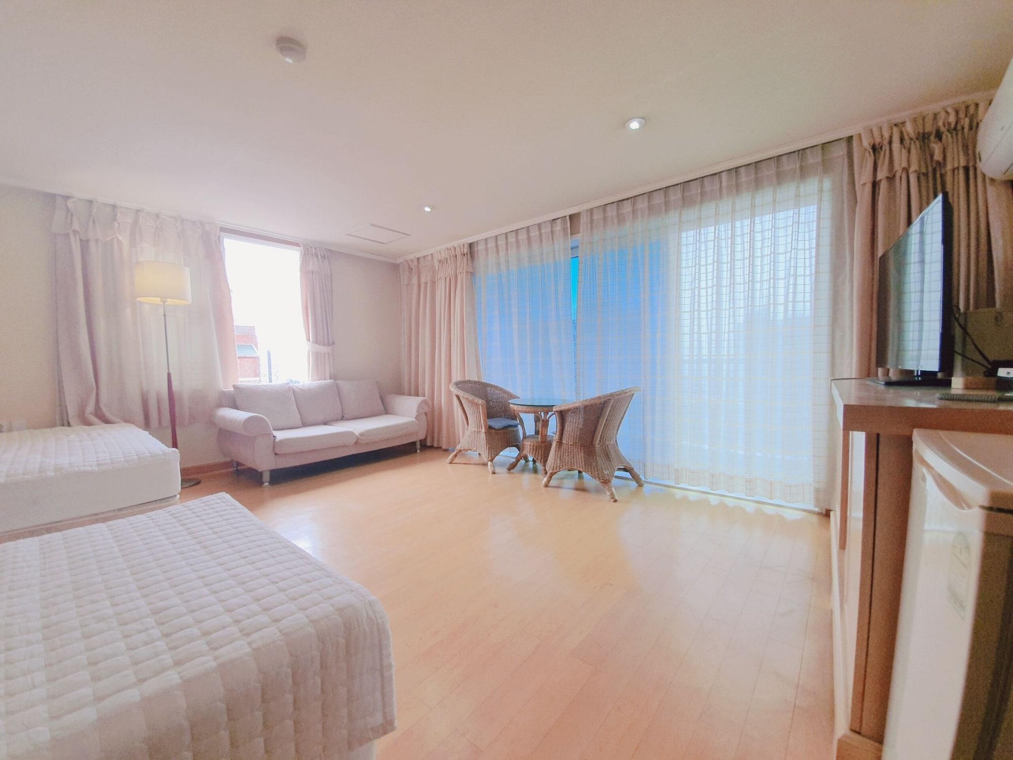 Hotel Good Inn Seogwipo Esterno foto